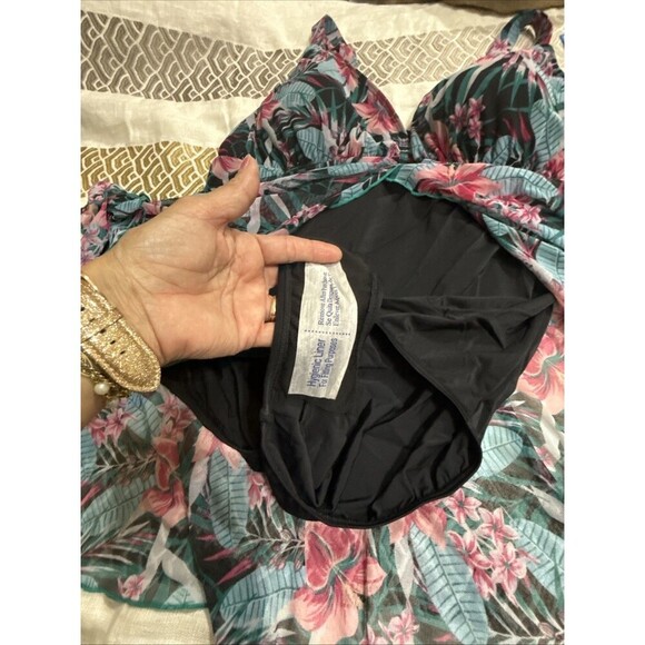 (L1) Fit 4 U Swimwear Mesh Flyaway Floral over Black 1-piece Sizes 22W,18w - Picture 4 of 11